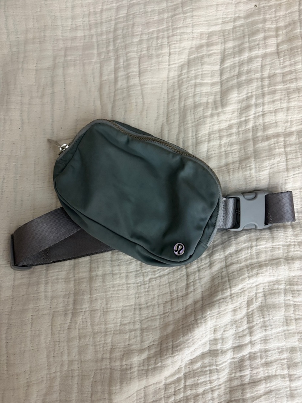 LULULEMON athletica Gray Belt Bag with Gray Strap